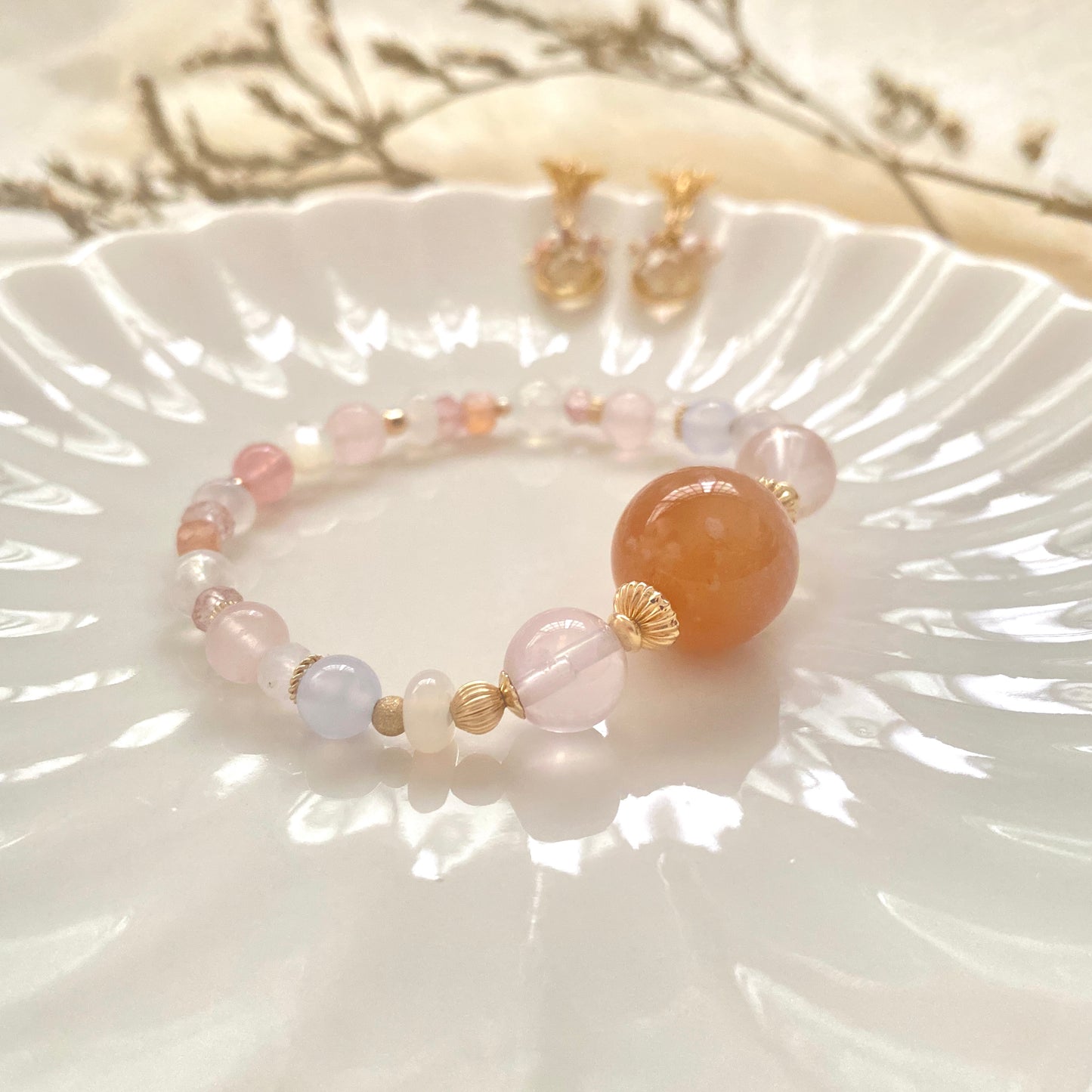 Orangey flower agate bracelet
