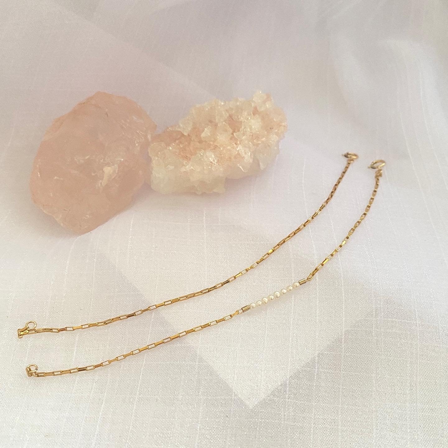 Kateryna Bracelet - 14k Gold filled chain with Freshwater pearls