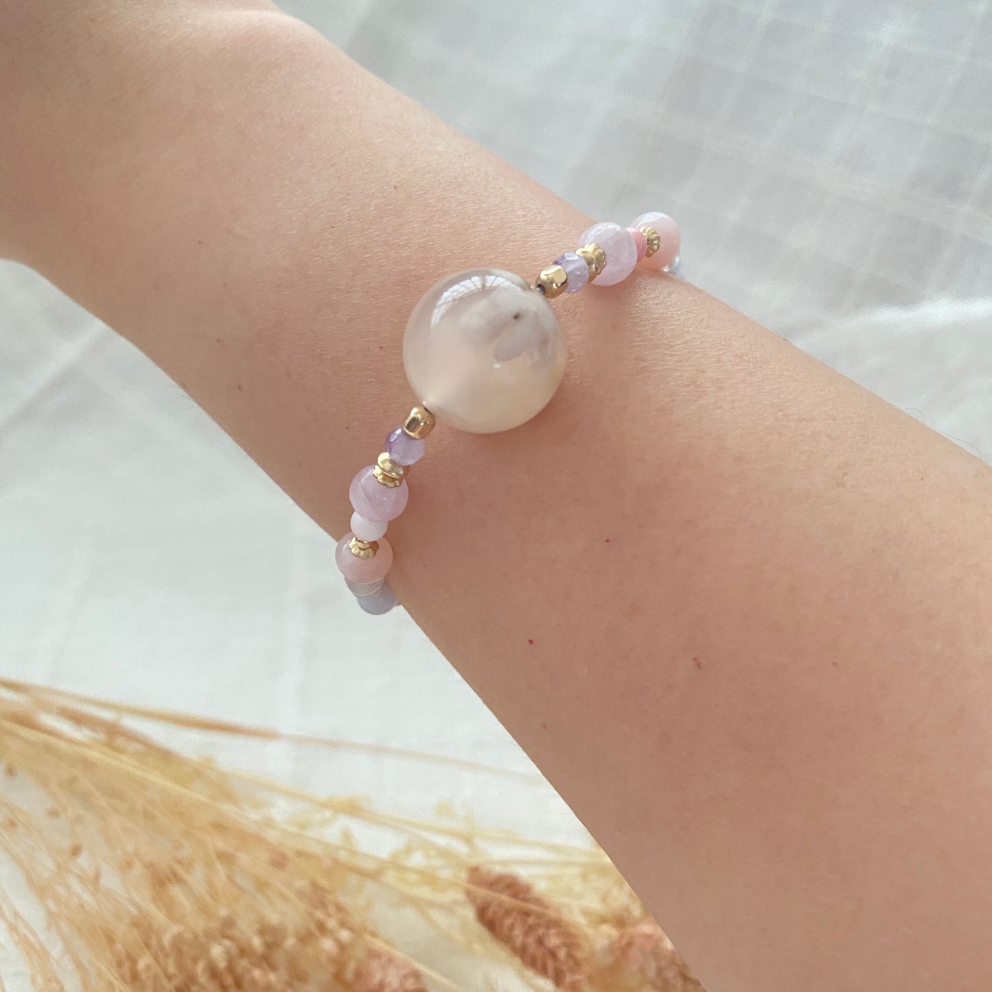 Grey flower agate bracelet