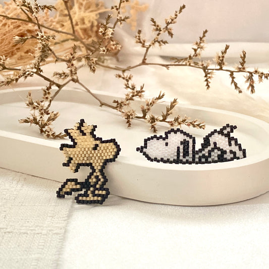 Standing Woodstock Brooch