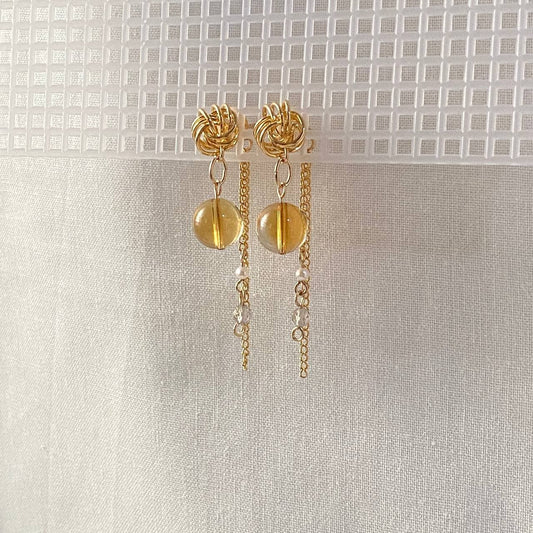 The lucky knot (2 way earring)