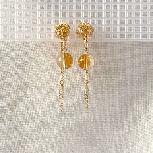 The lucky knot (2 way earring)